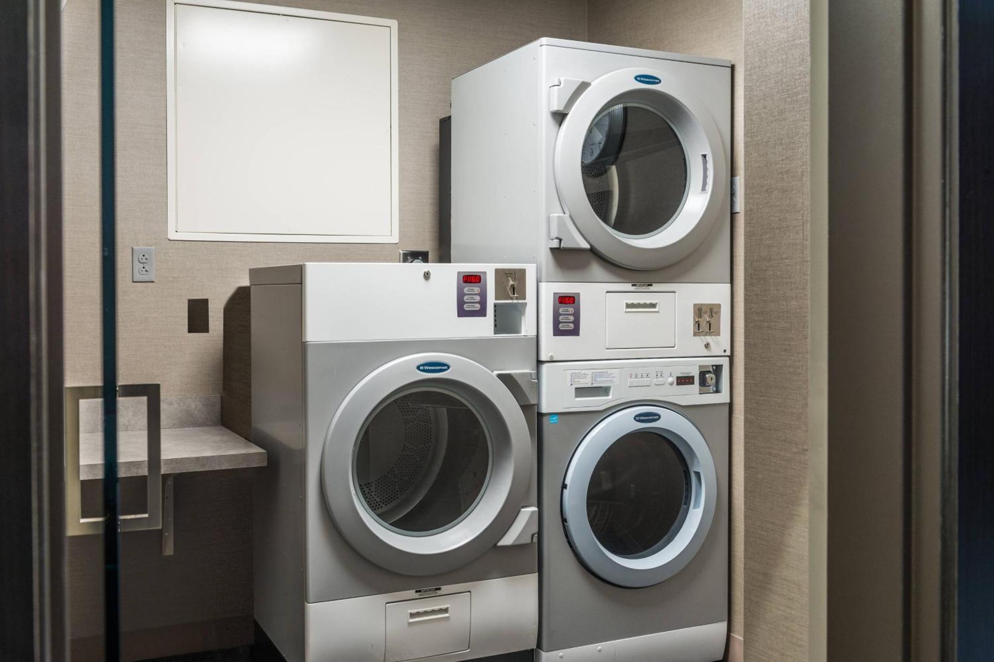 Ac Hotel By Marriott Boston Cleveland Circle מראה חיצוני תמונה