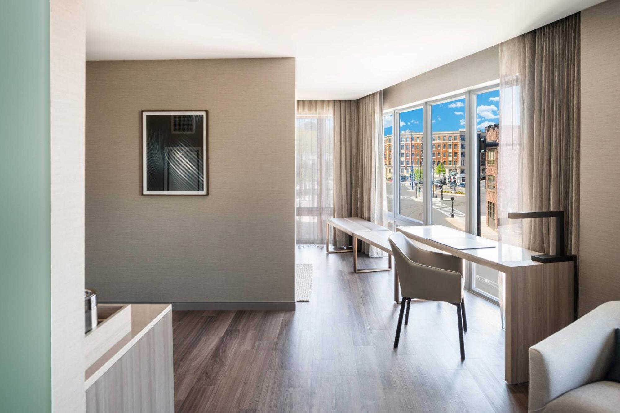 Ac Hotel By Marriott Boston Cleveland Circle מראה חיצוני תמונה
