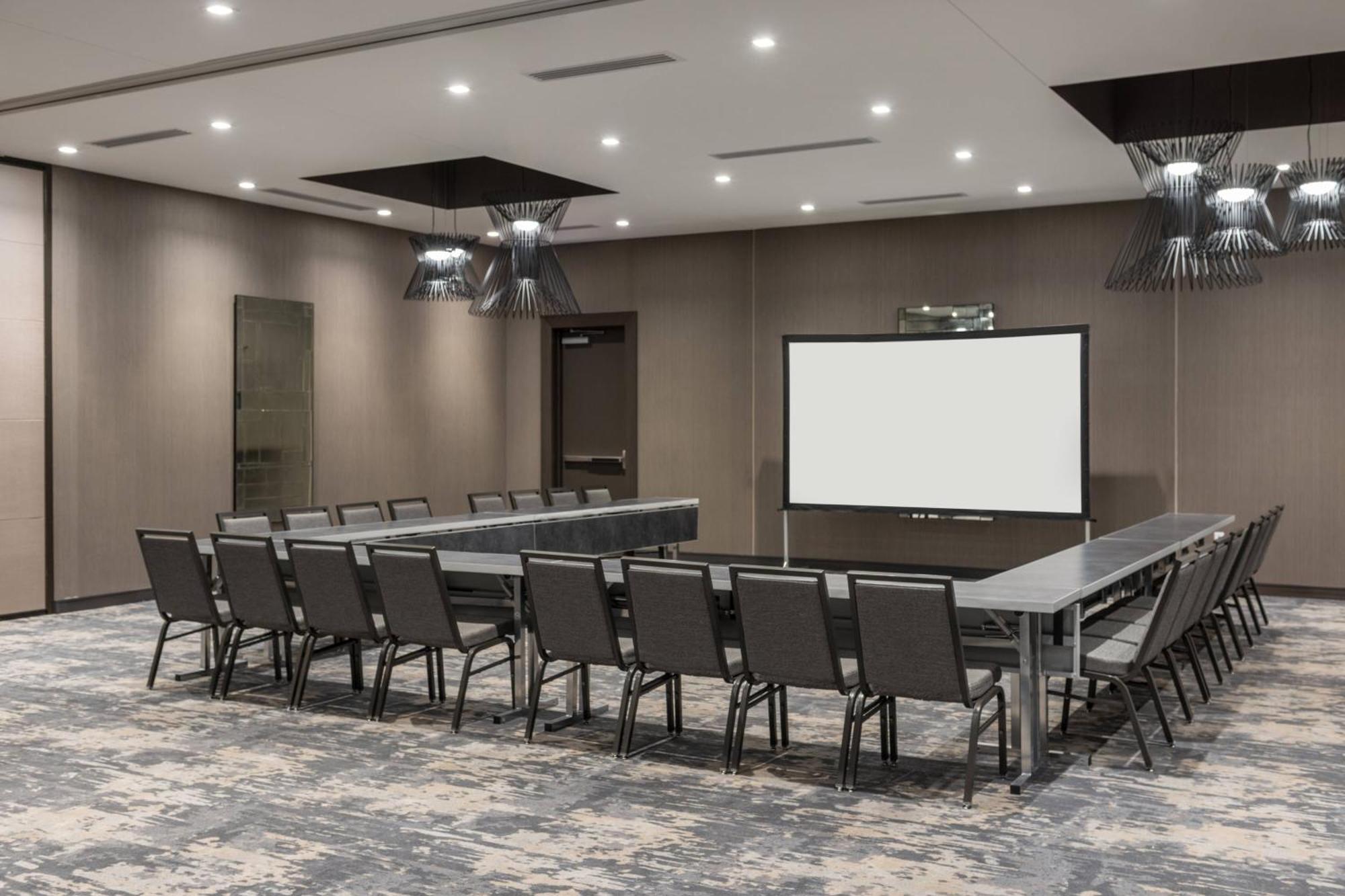Ac Hotel By Marriott Boston Cleveland Circle מראה חיצוני תמונה