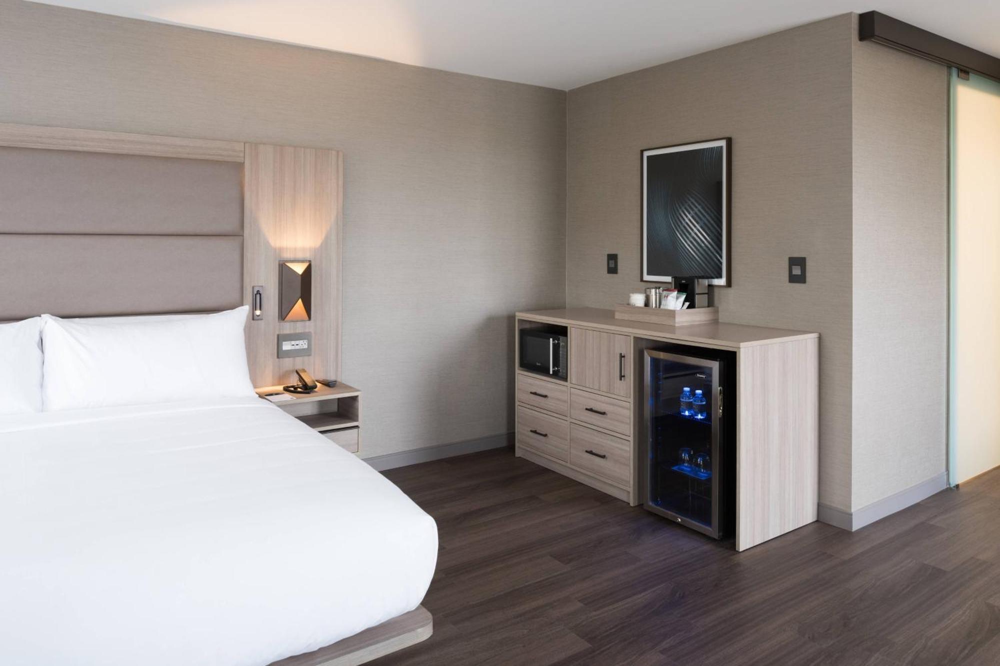 Ac Hotel By Marriott Boston Cleveland Circle מראה חיצוני תמונה
