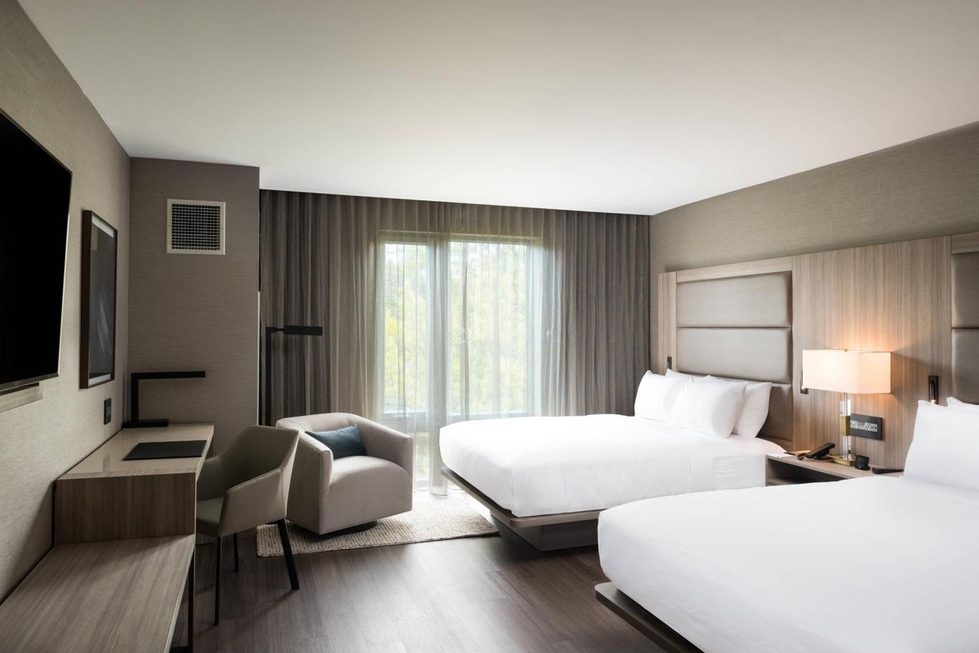 Ac Hotel By Marriott Boston Cleveland Circle מראה חיצוני תמונה