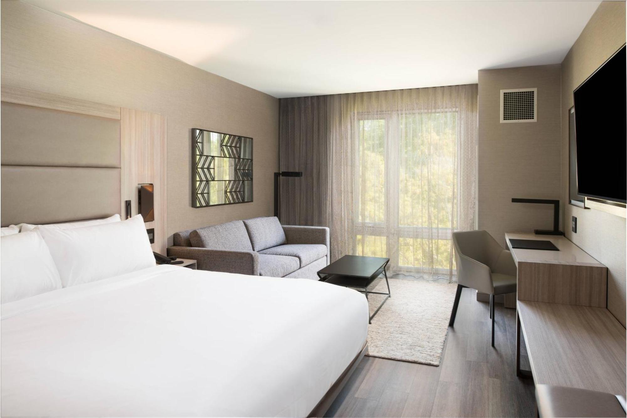 Ac Hotel By Marriott Boston Cleveland Circle מראה חיצוני תמונה