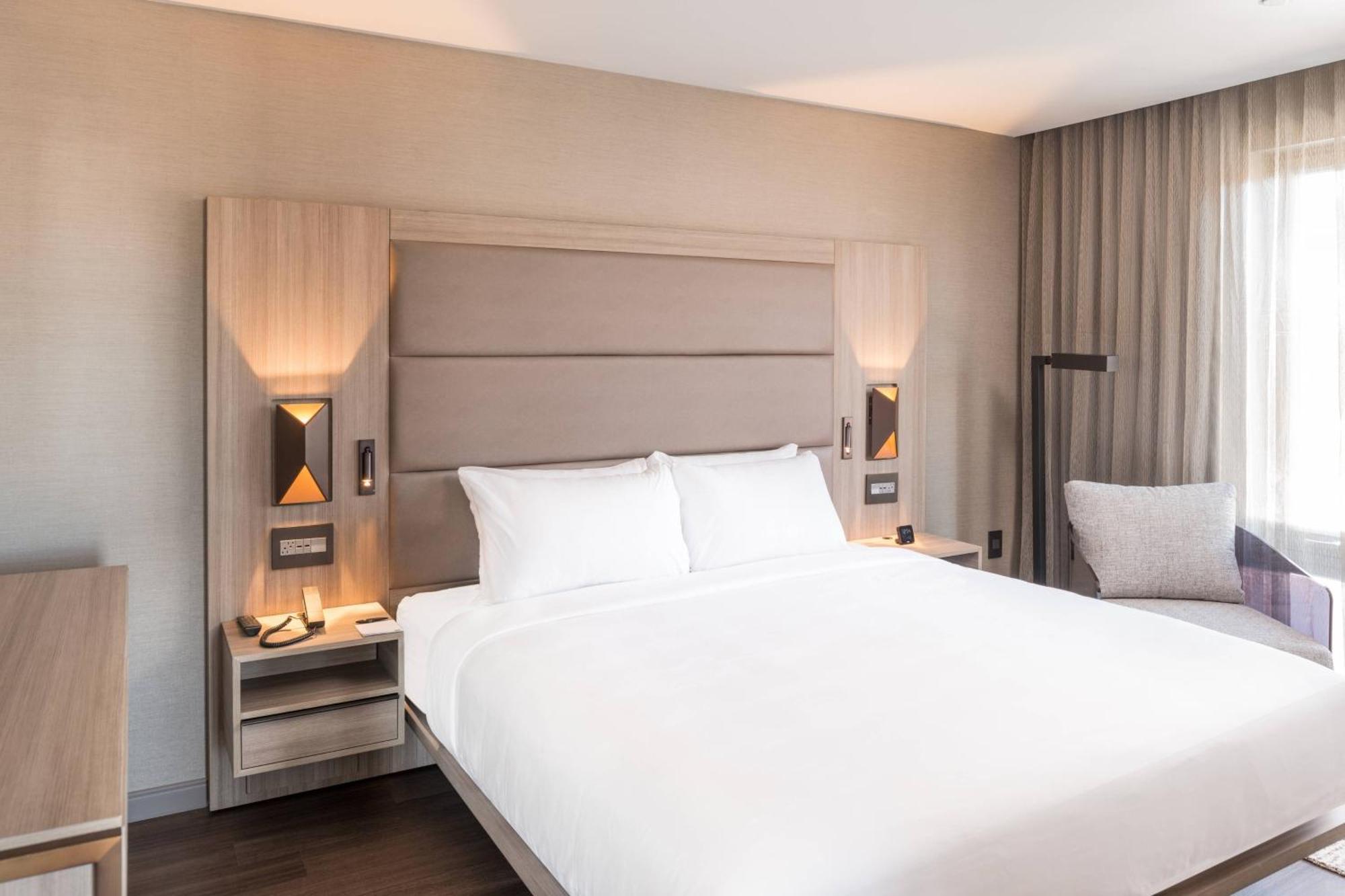 Ac Hotel By Marriott Boston Cleveland Circle מראה חיצוני תמונה