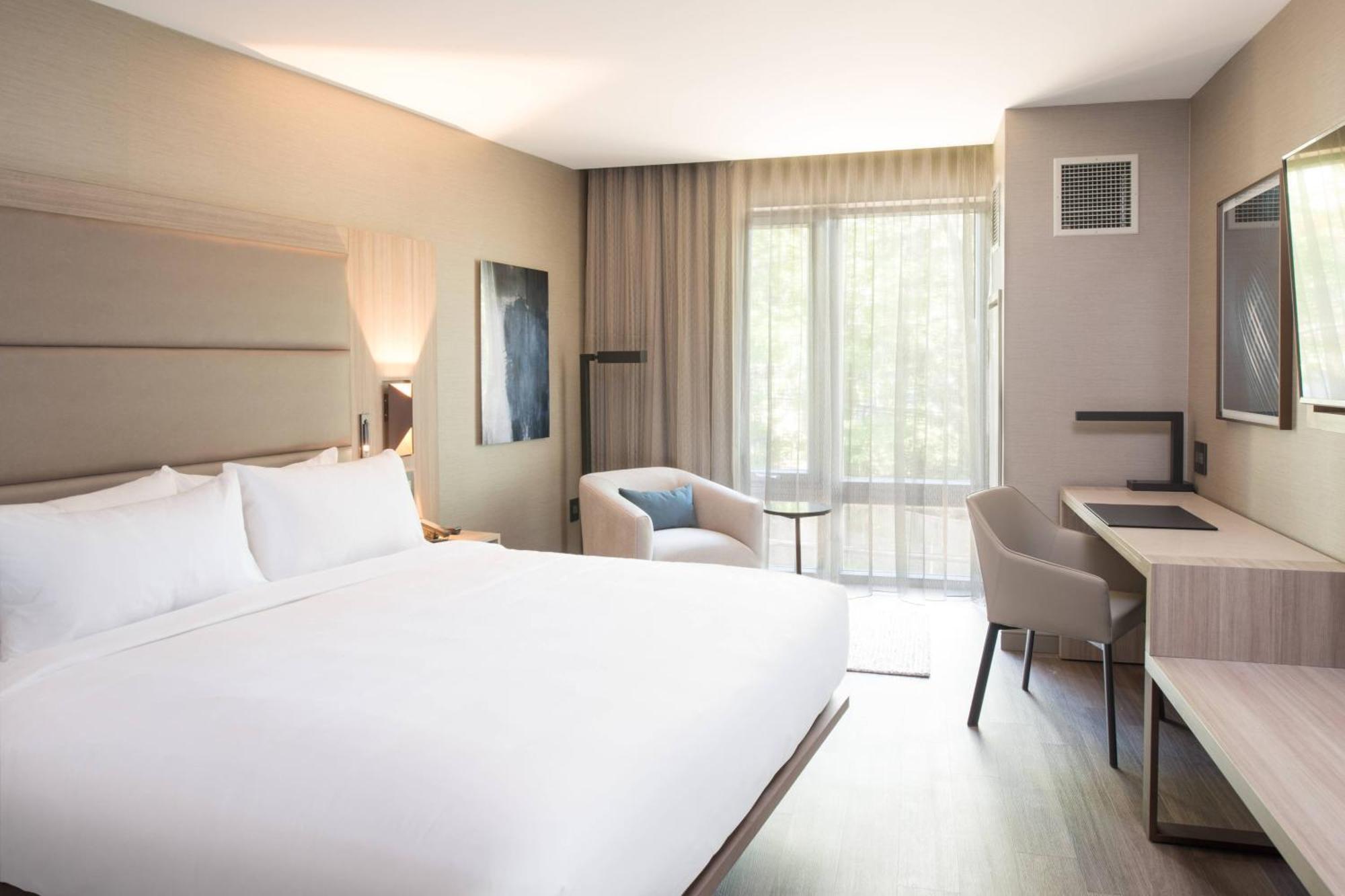 Ac Hotel By Marriott Boston Cleveland Circle מראה חיצוני תמונה