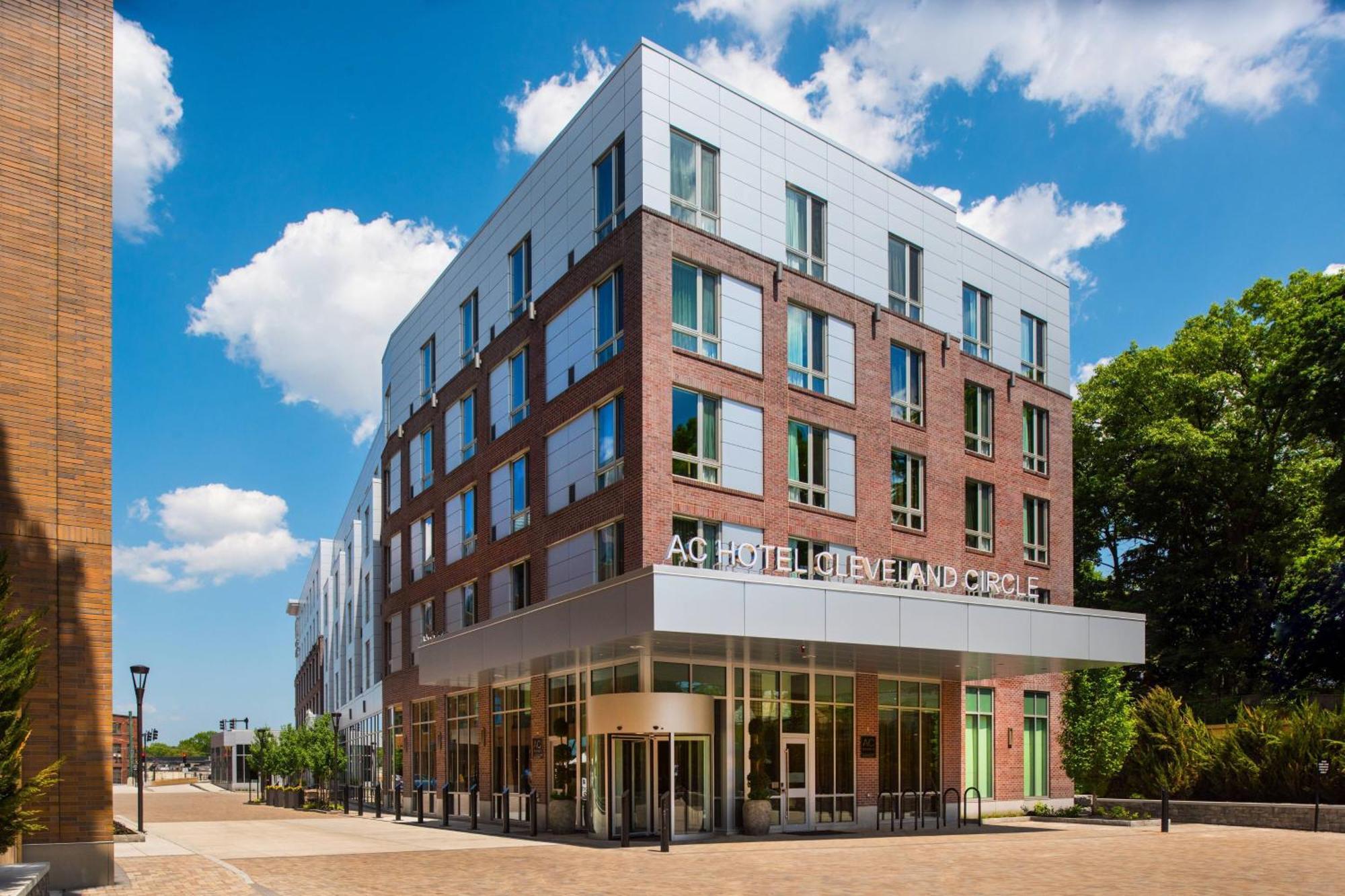 Ac Hotel By Marriott Boston Cleveland Circle מראה חיצוני תמונה